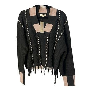 Hot & Delicious v neck sweater size M/L